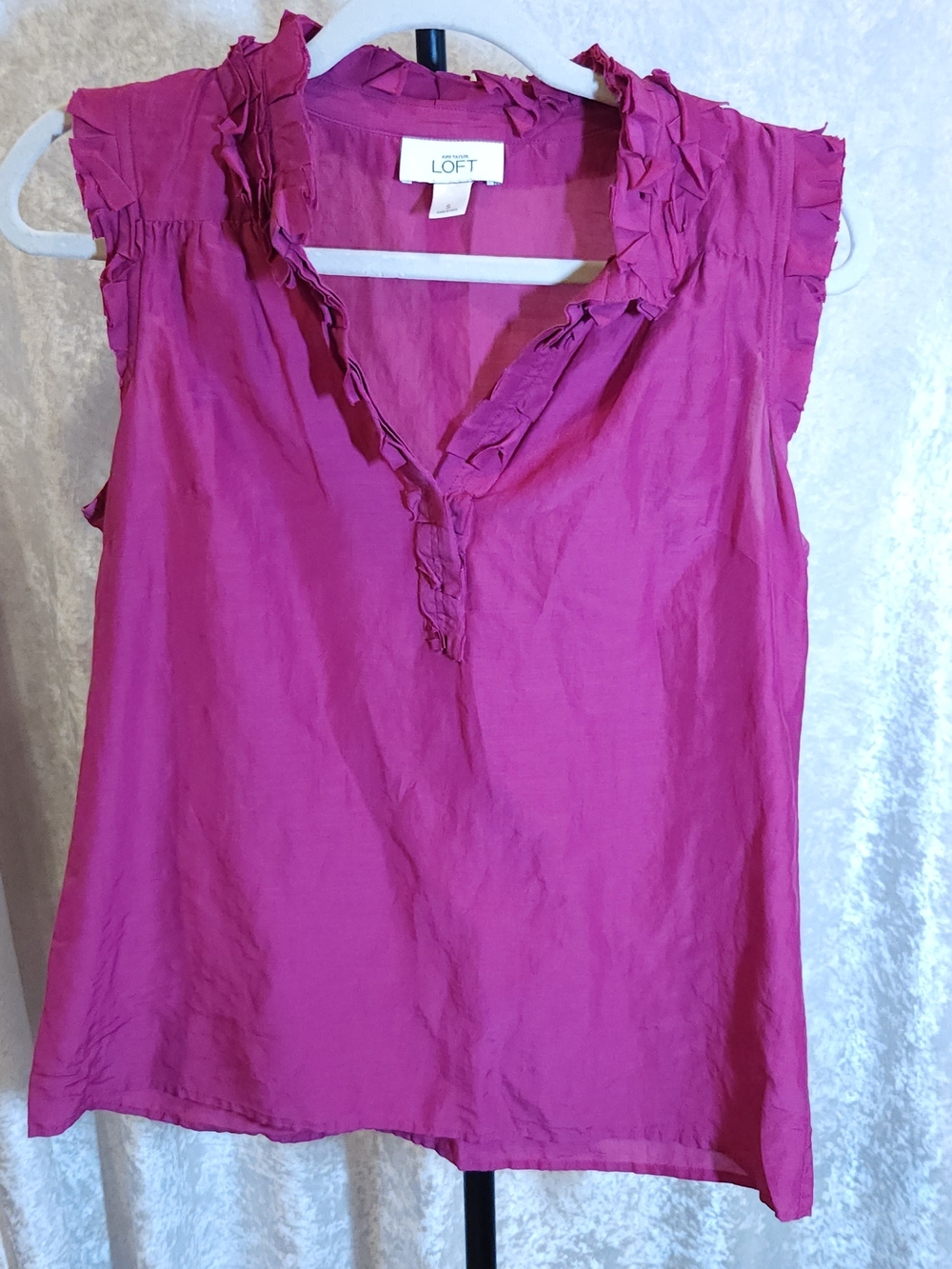 LOFT Sz S Magenta Pink Ruffle V-Neck Blouse